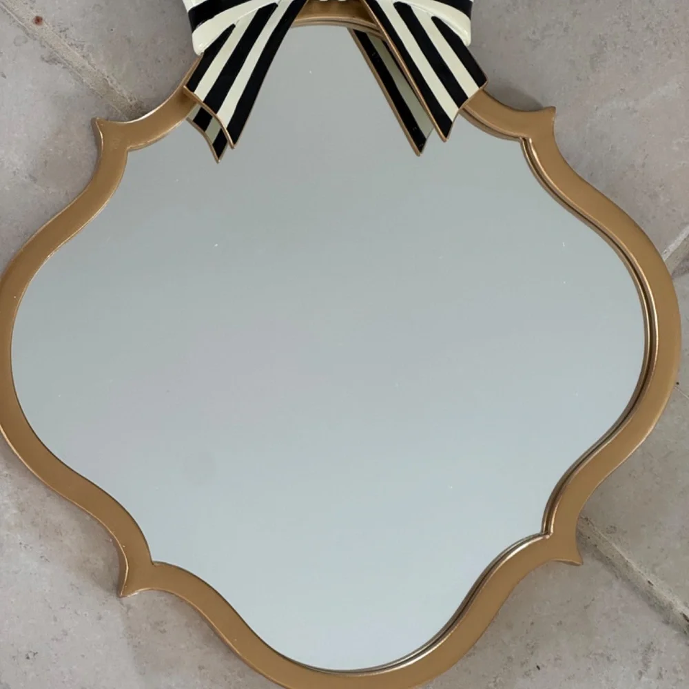 Retired Mackenzie Pretty as a Bow Accent Wall Mirror Childs New Not Displayed